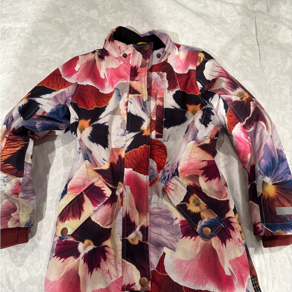 Warm winter jacket, hood is missing, hence the price